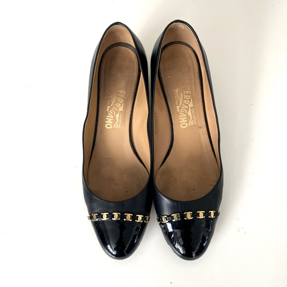 Salvatore Ferragamo Pump Black Leather Round Patent Cap Block Heel Gold Logo 11 - Picture 7 of 16